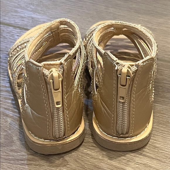 Olive & Edie Gladiator Style Shoes Girl’s Size 8 Strappy, Zipper, Gold, Sparkly - Picture 9 of 12